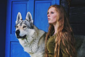The Long History of Dogs and Humans: When Domestication Began and How Wolves Became Companions 5 The Long History of Dogs and Humans: When Domestication Began and How Wolves Became Companions